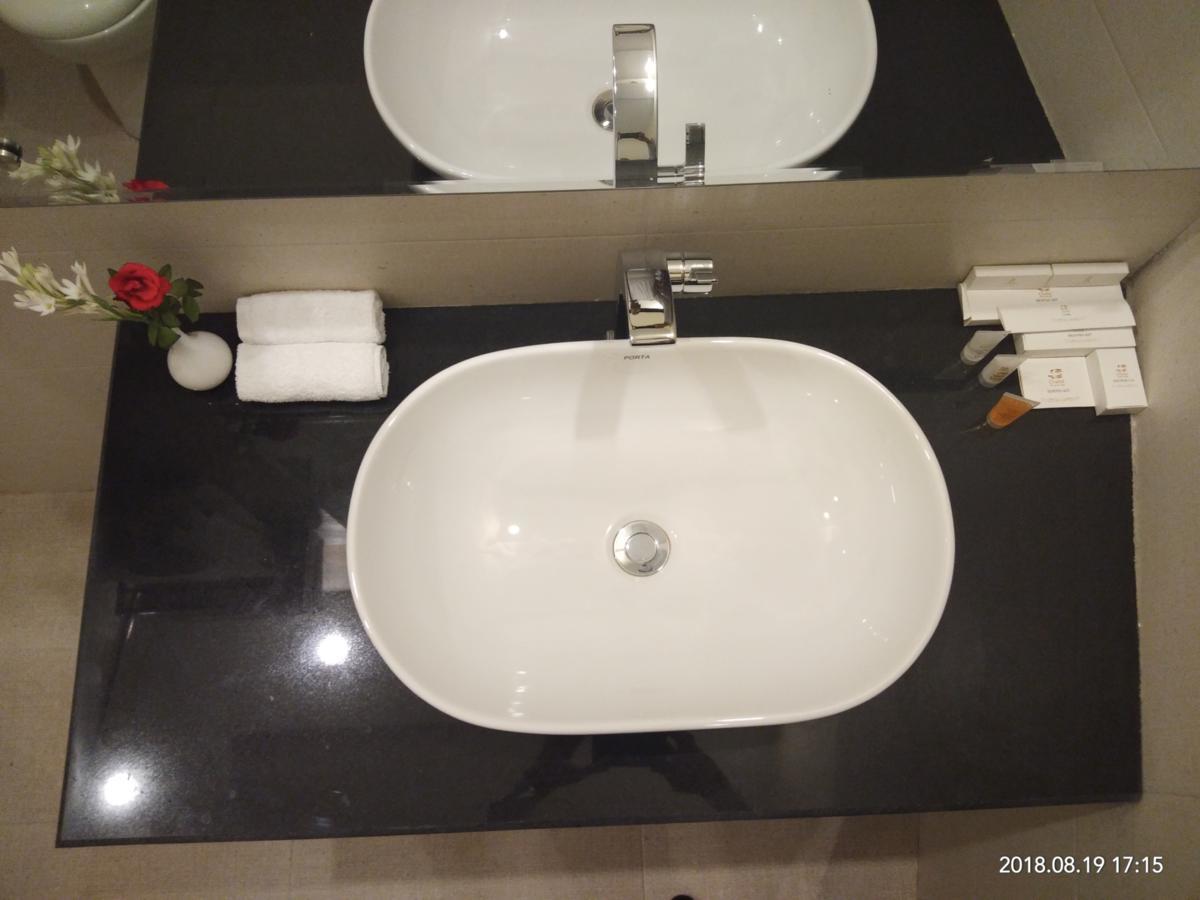 S Chalet Мултан Екстериор снимка