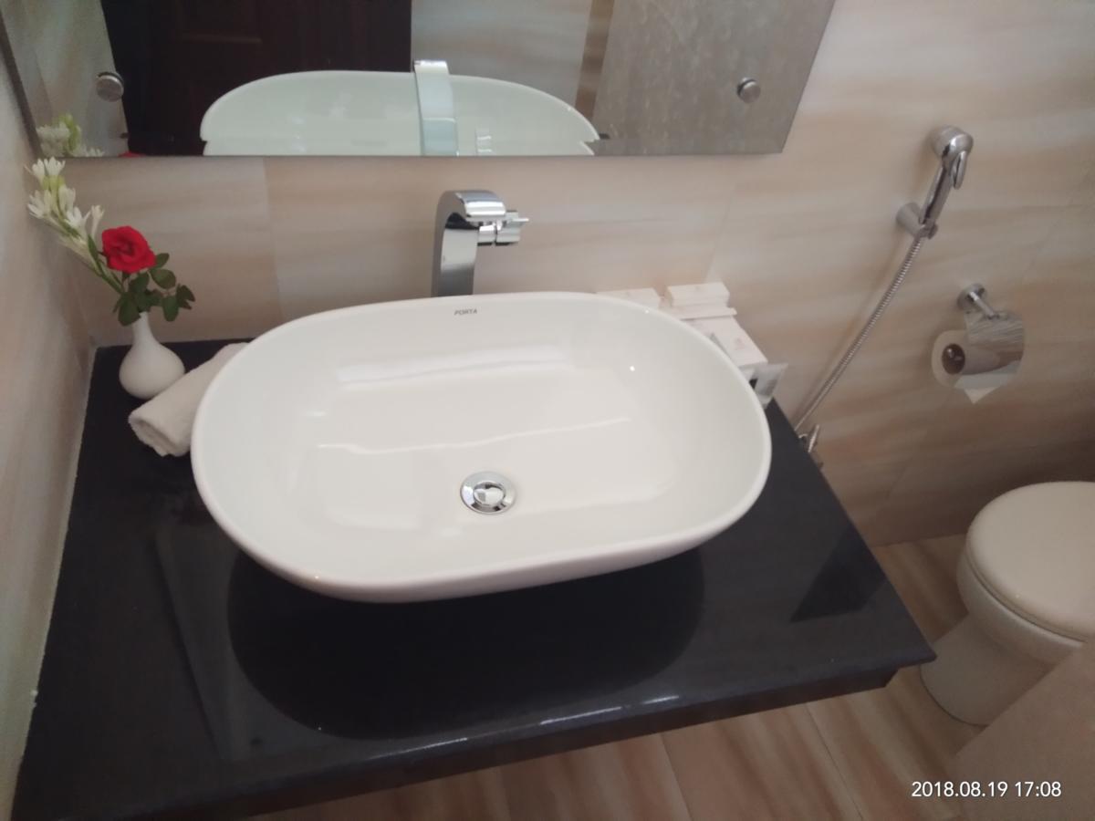 S Chalet Мултан Екстериор снимка