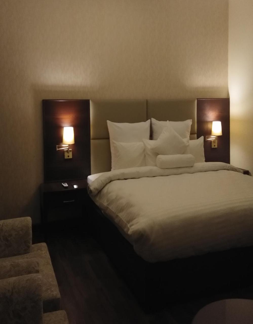 S Chalet Мултан Екстериор снимка