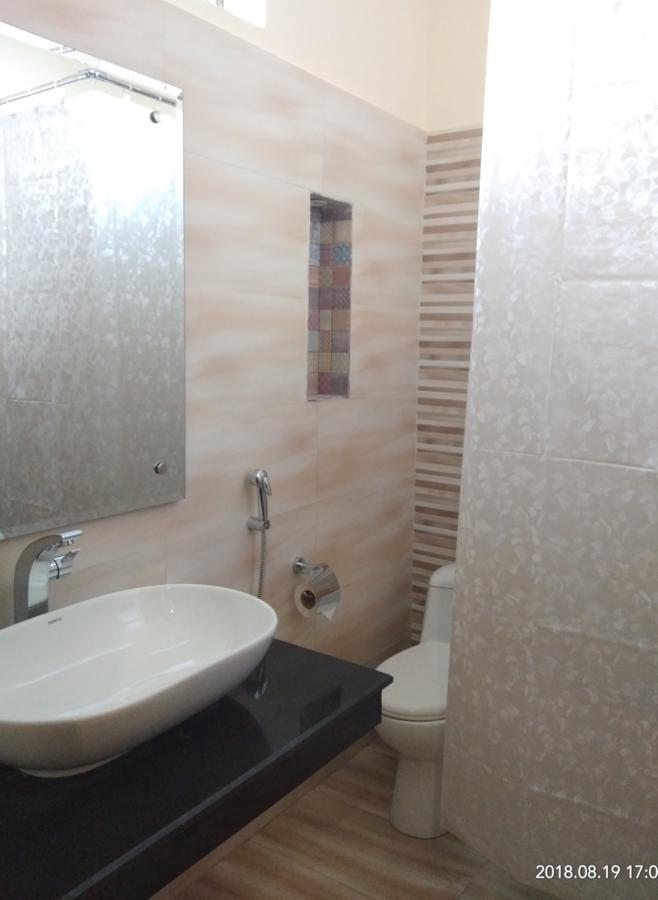 S Chalet Мултан Екстериор снимка